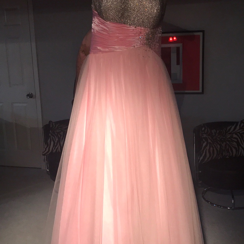 Dress - Picture 3 of 4